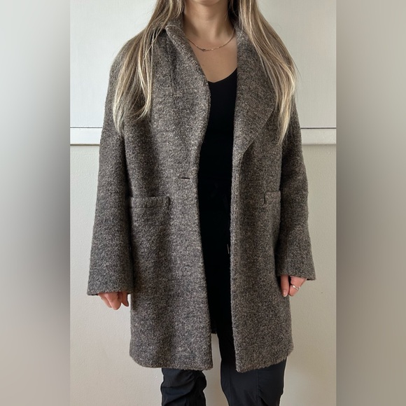 H&M Moroccan coat - Picture 3 of 4